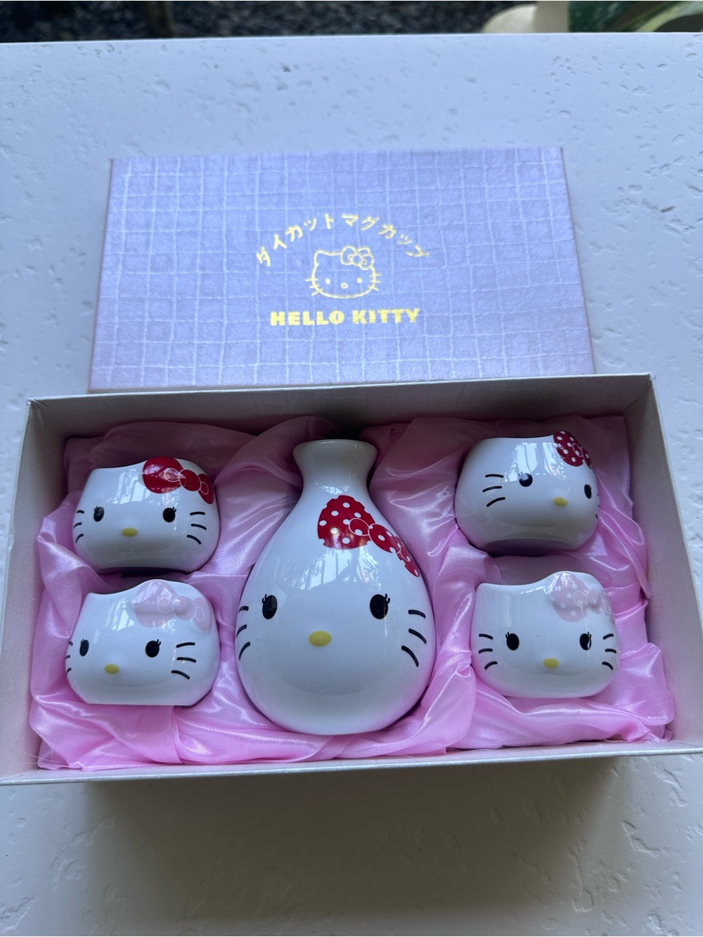 Hello Kitty Sake Set